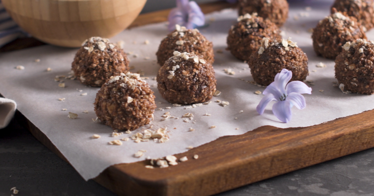 Maple Peanut Energy Bites