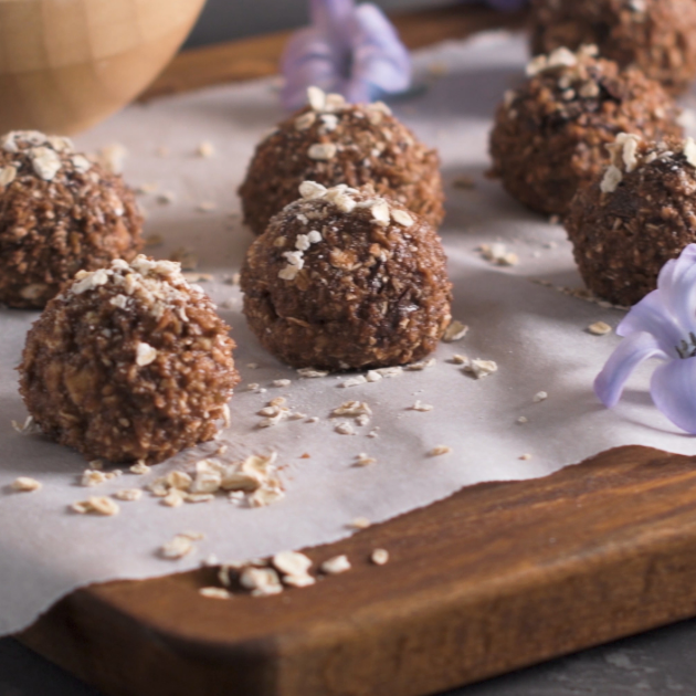 Maple Peanut Energy Bites